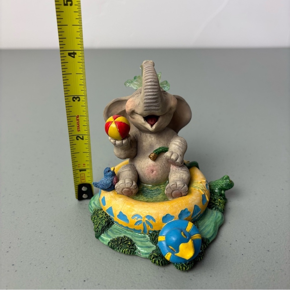Elephant Figurine Having a Ball Peanut Pals VTG 1996 Tom Newsom Waterplay Frog - Picture 6 of 8